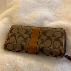 Coach zip around accordion signature wallet